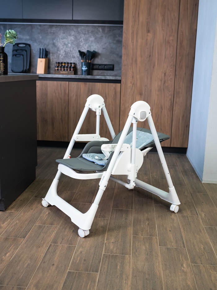 Стульчик для кормления Martin Noir Sirius 3 в 1 (качели-шезлонг-стульчик).